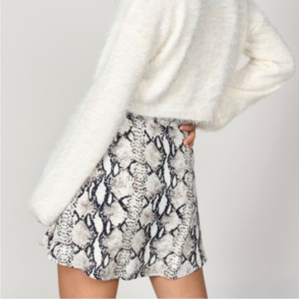 Nwot Tobi Python Print Mini Skirt, Size S - image 2